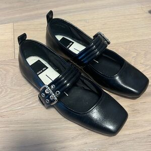 Black Dolce Vita Flats